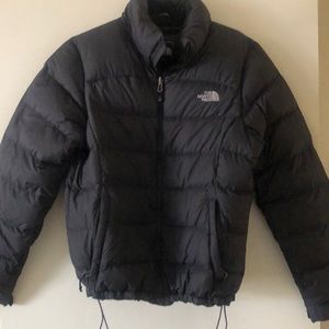 Womens North Face 700 down puffer jacket in black. Size M